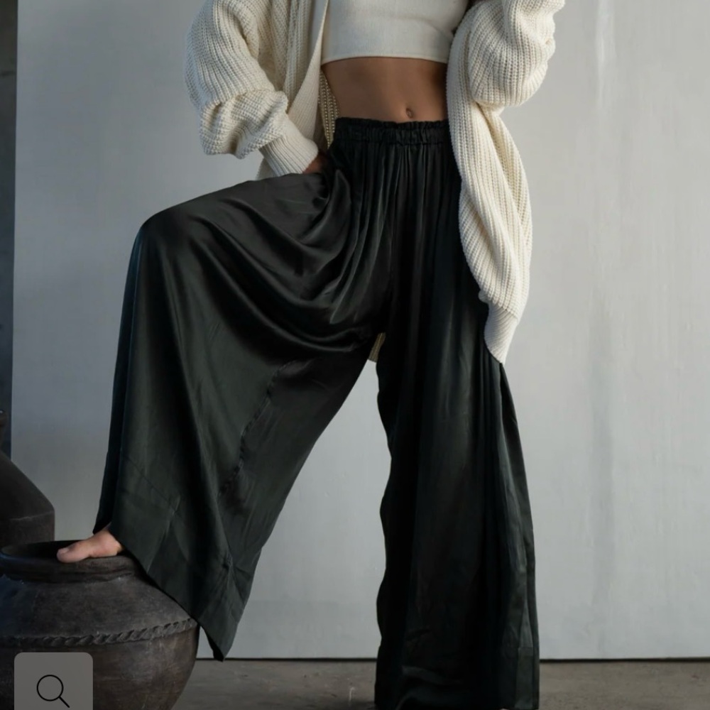 Avy and Co. CLIVE - BLACK SILK VOLUMINOUS PANT